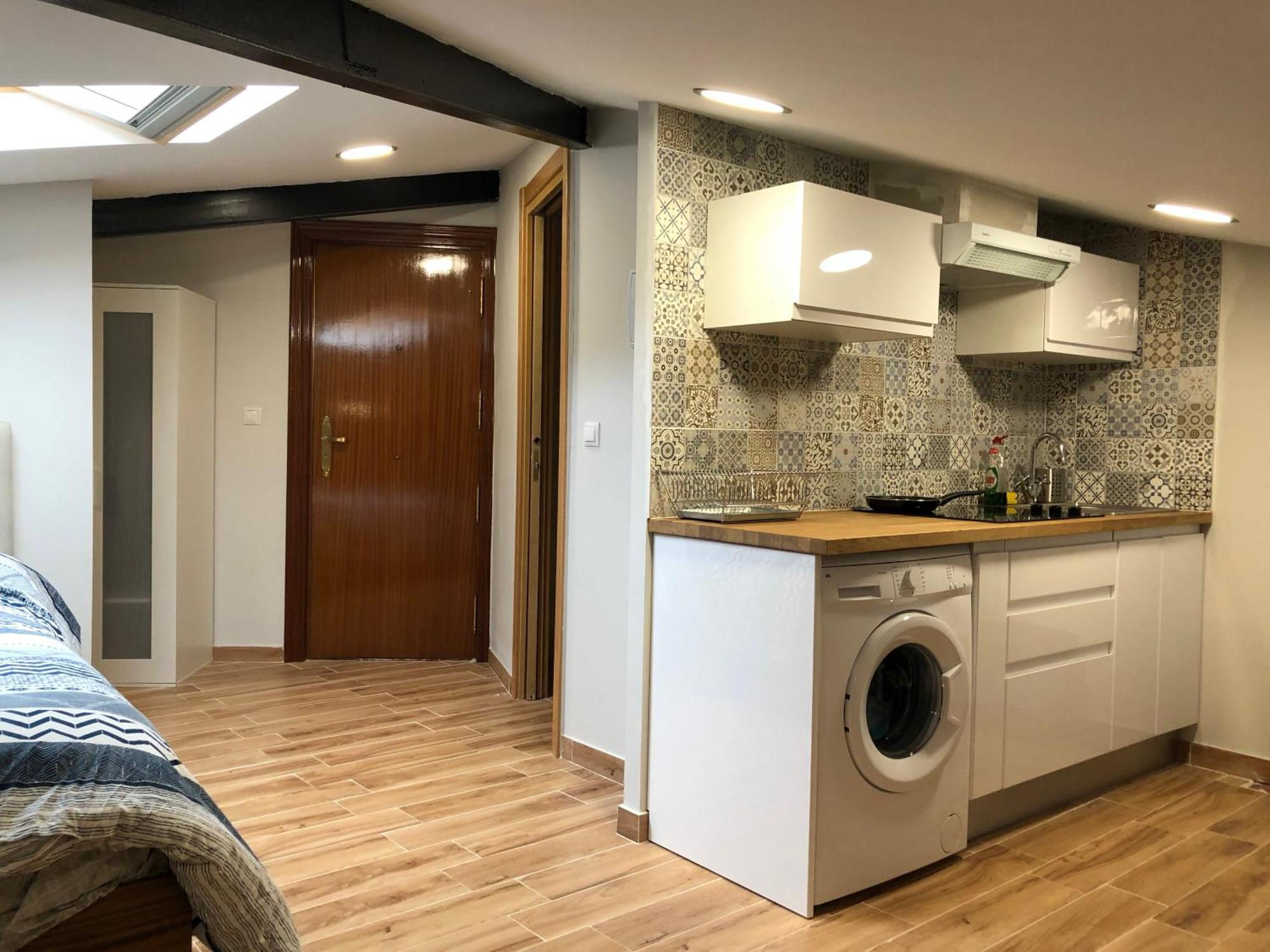 Habitación Abuhardillado con cocina Bilbao Exterior foto